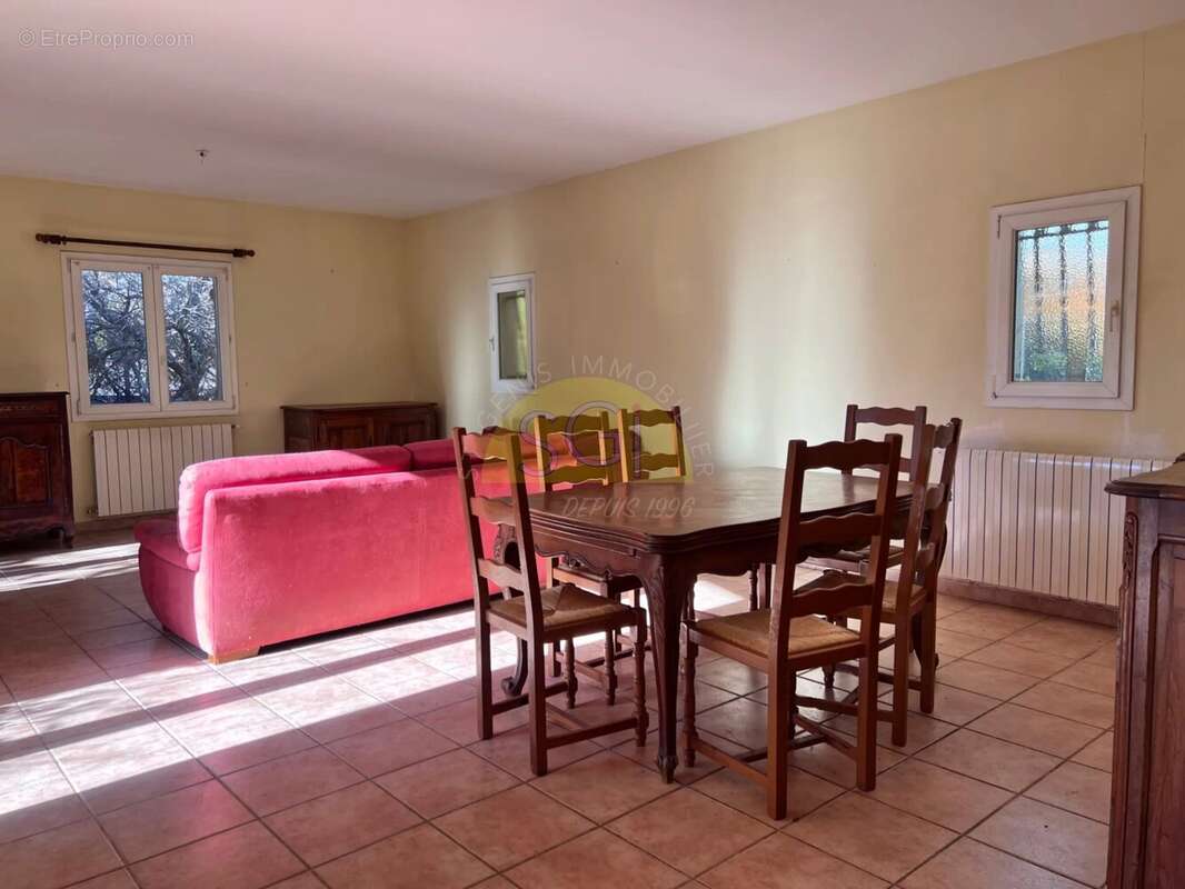 Maison à SAINT-GENIS-DES-FONTAINES