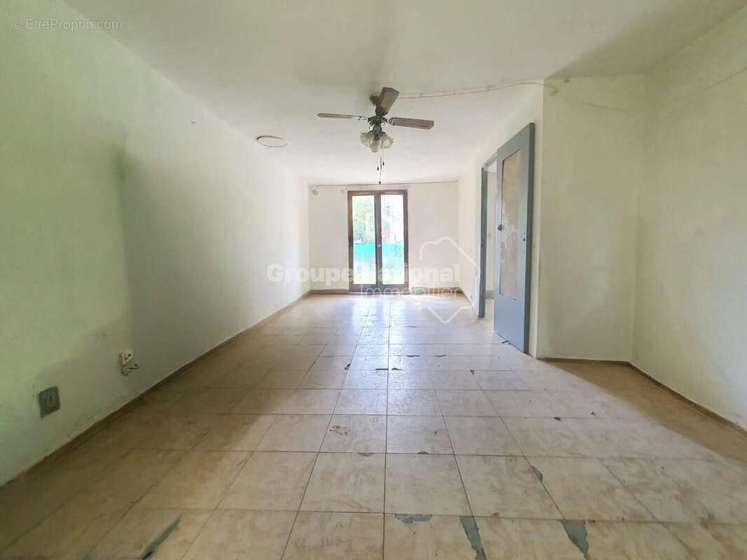 Maison à SAINT-CHAMAS