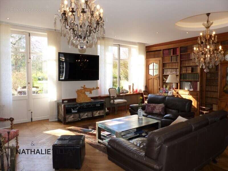 Maison à SAINT-PRYVE-SAINT-MESMIN