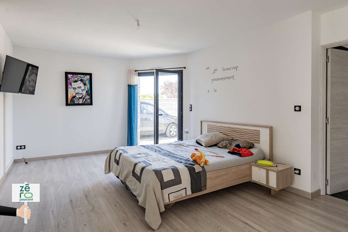 Maison à CHAMPAGNE-LES-MARAIS