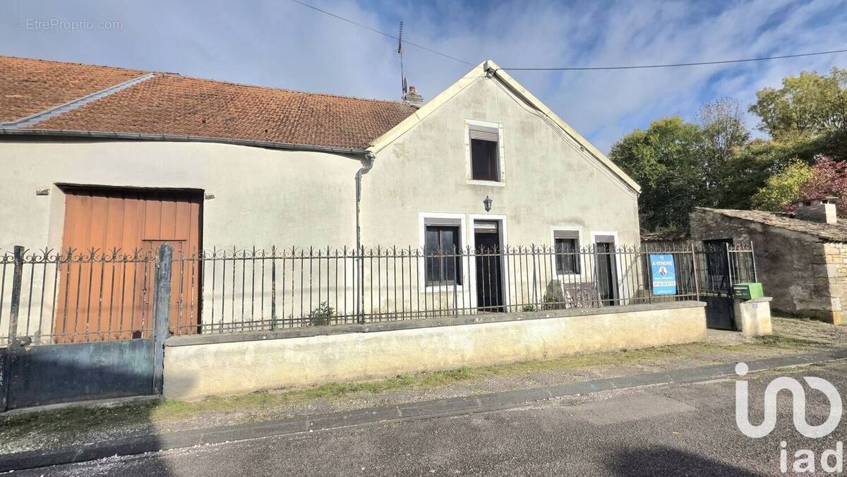 Photo 1 - Maison à CHATEAUVILLAIN