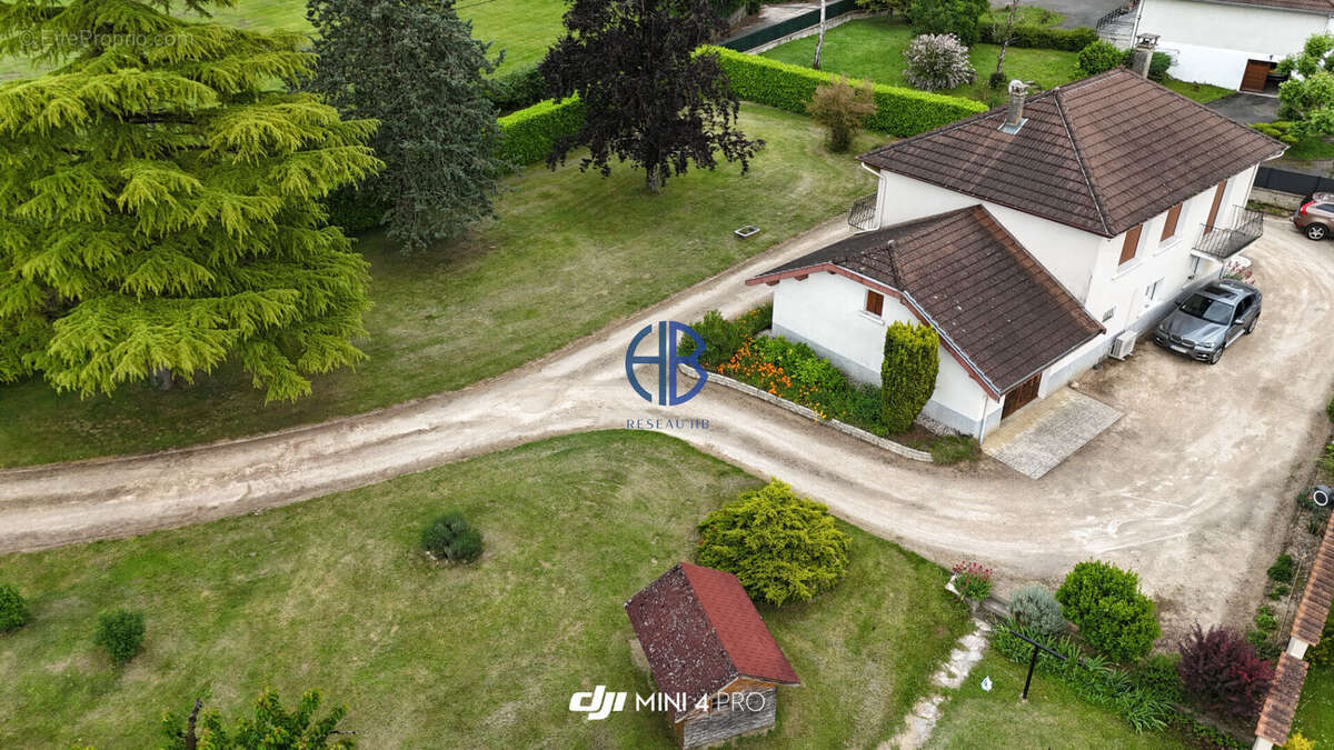 Maison à SERRIERES-DE-BRIORD