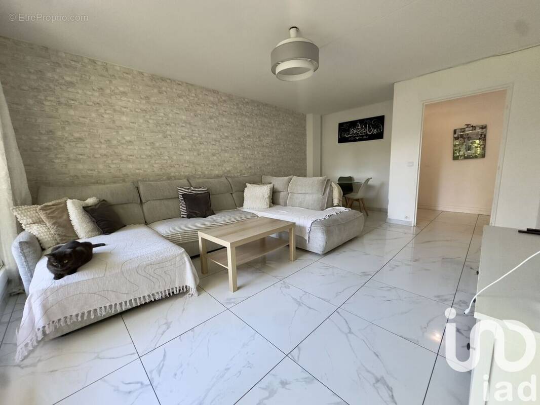 Photo 1 - Appartement à TAVERNY