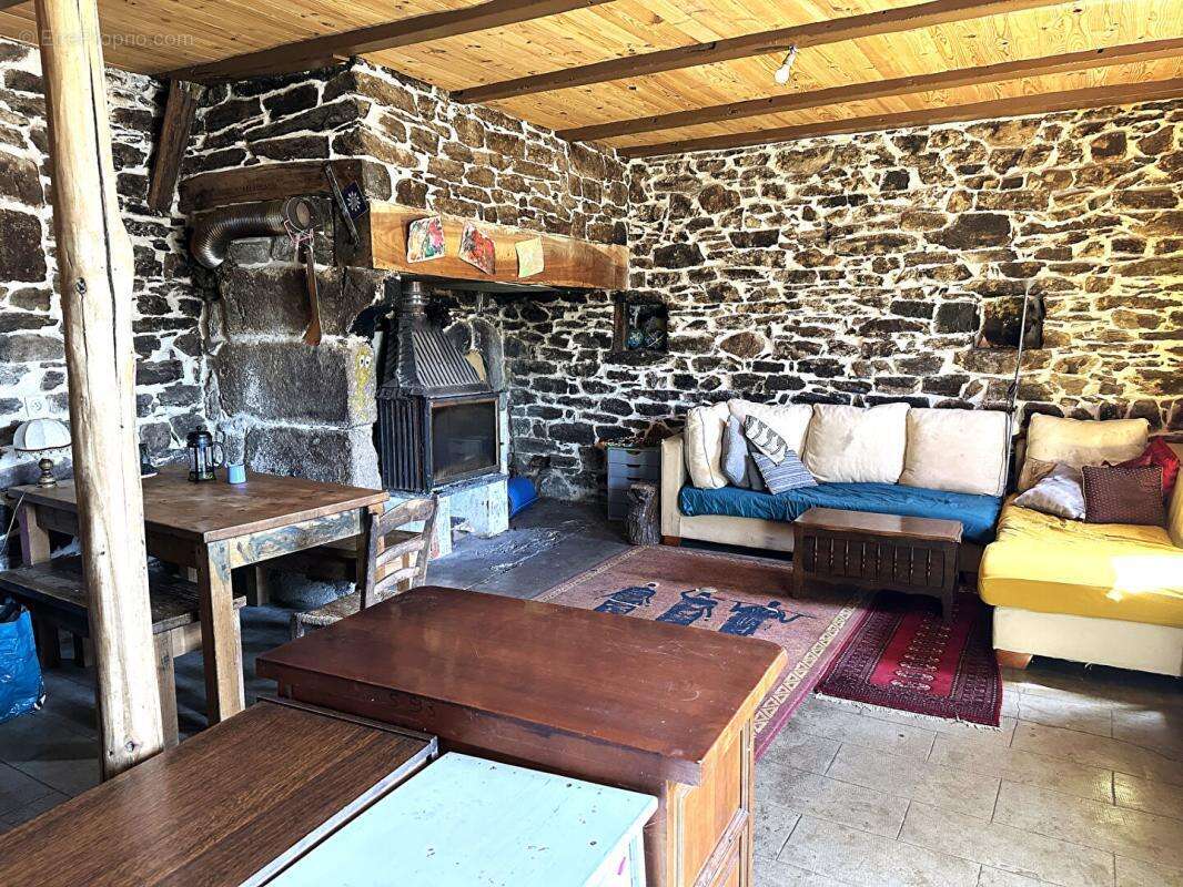 Authentique maison de hameau avec dépendances et vue dégagée - photo 7