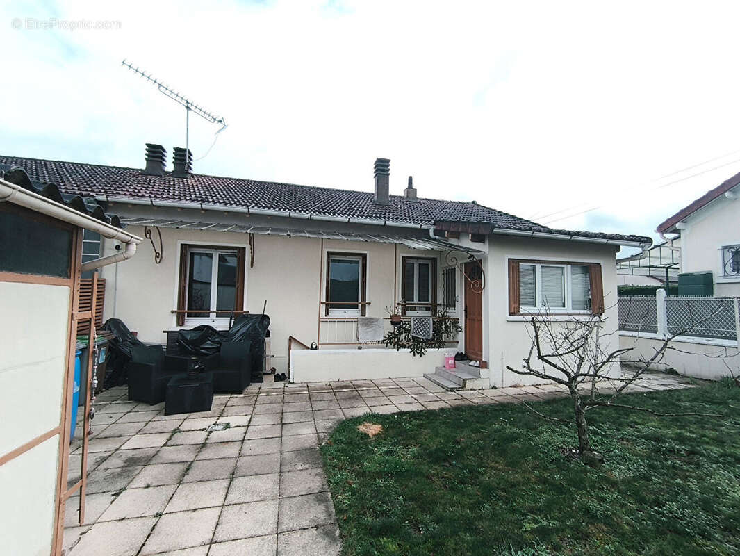 Maison à VIGNEUX-SUR-SEINE
