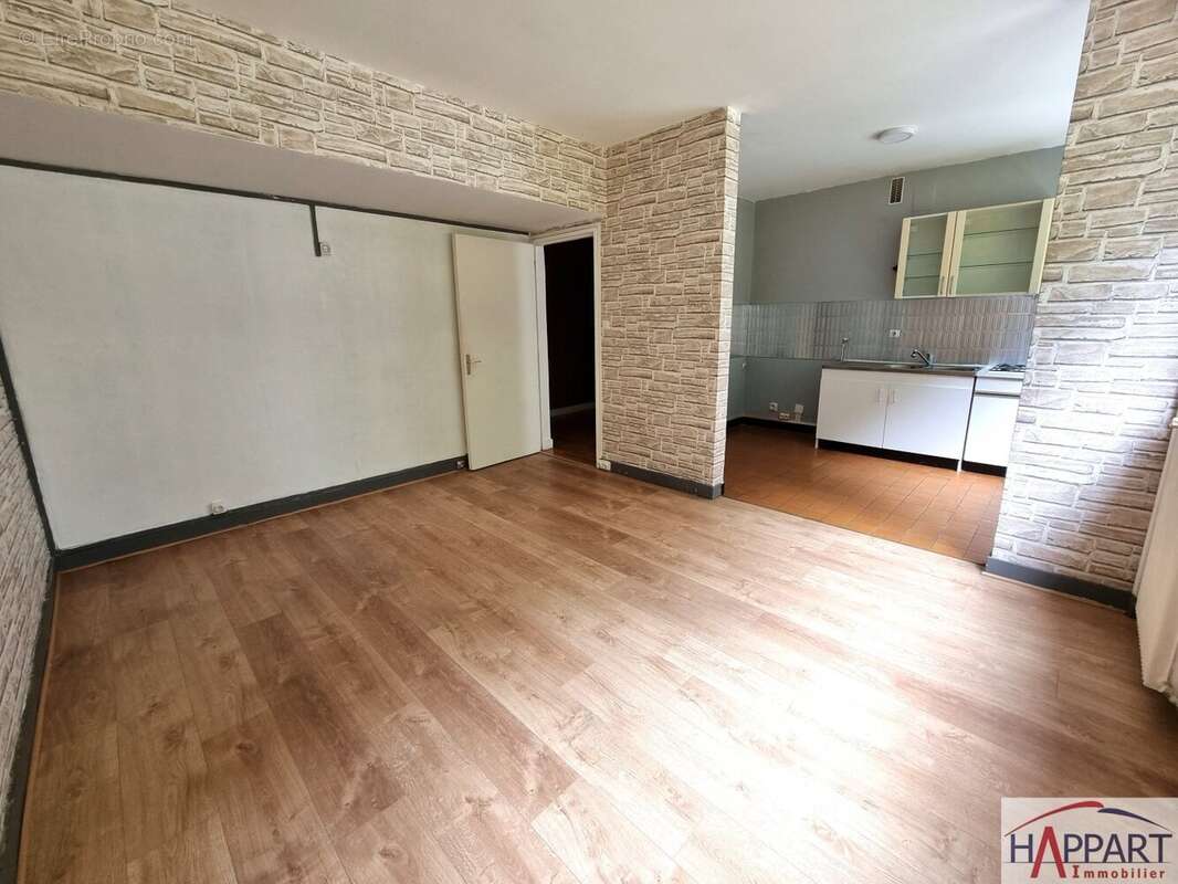 Appartement à VAUX-LE-PENIL