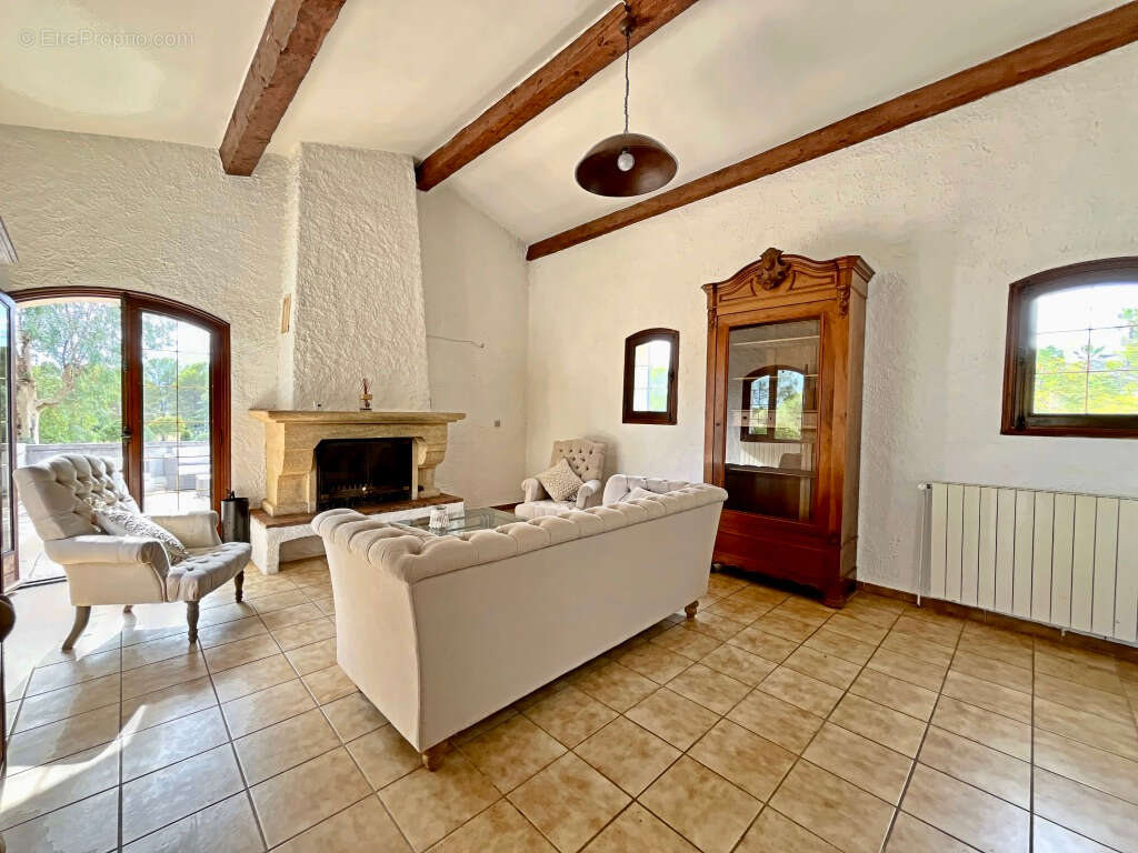 Maison à PUGET-SUR-ARGENS