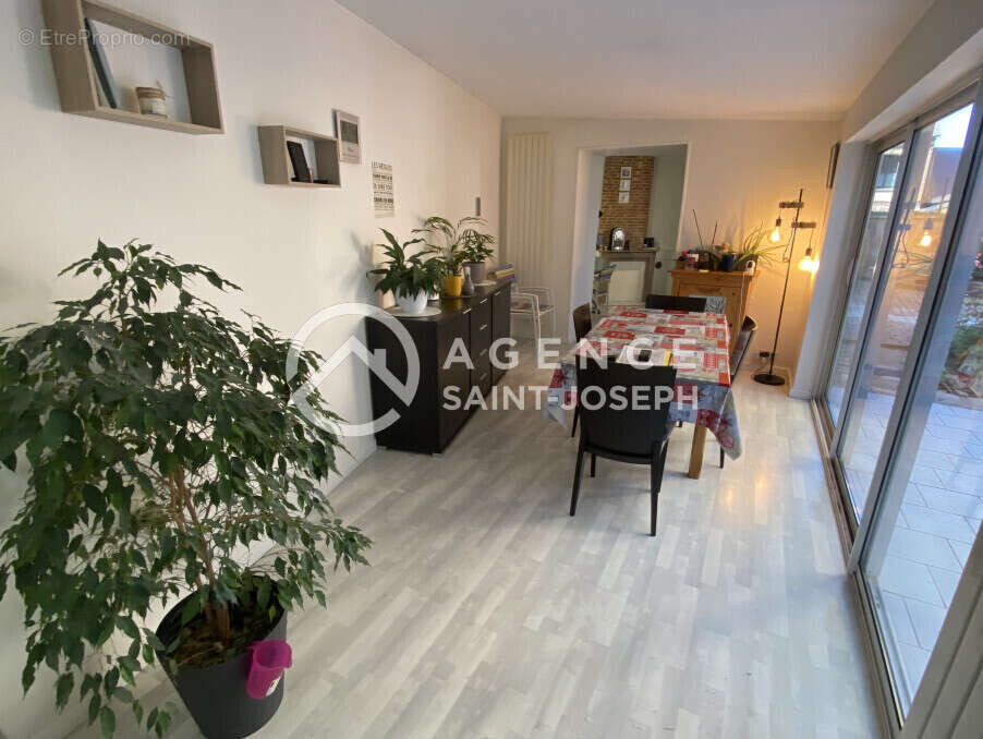 Maison à CANY-BARVILLE