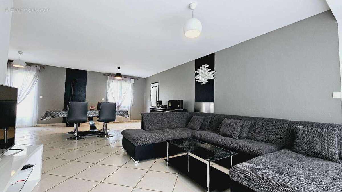 Maison à MEHUN-SUR-YEVRE