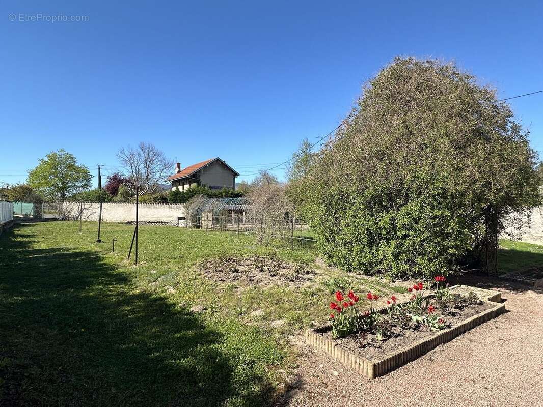 Appartement à REGNIE-DURETTE