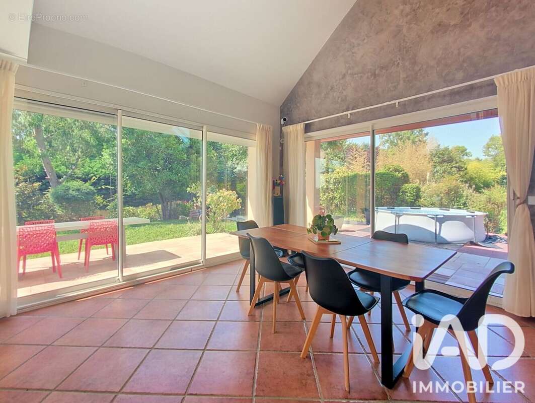 Maison 240 m² à Villennes-Sur-Seine  - photo 6