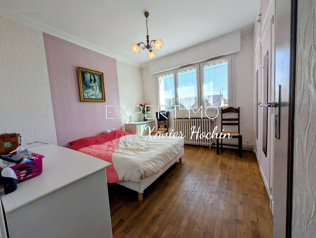 Maison 4 pièces évolutive (81 m2) sur grand terrain de 918 m2 avec dépendances & sous-sol complet - photo 4