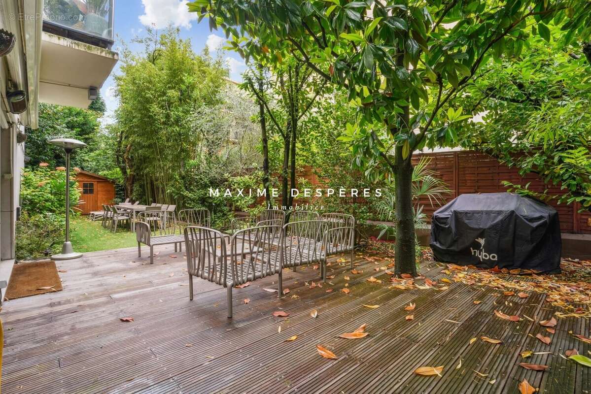 Appartement à NEUILLY-SUR-SEINE