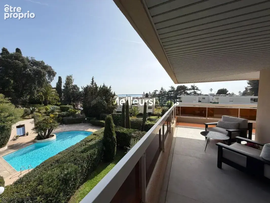 Cannes-Basse Californie : Appartement 5 pièces terrasse, vue mer - photo 2