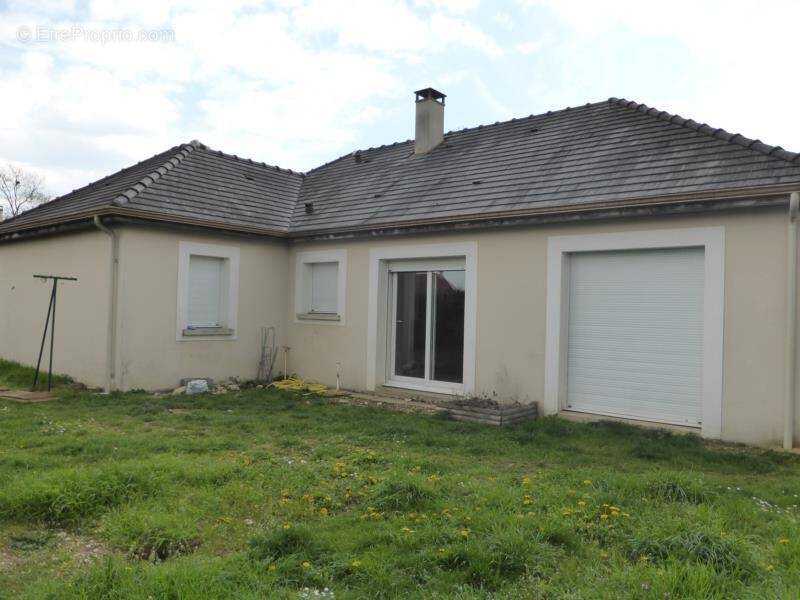 Maison à CHAMPS-SUR-YONNE