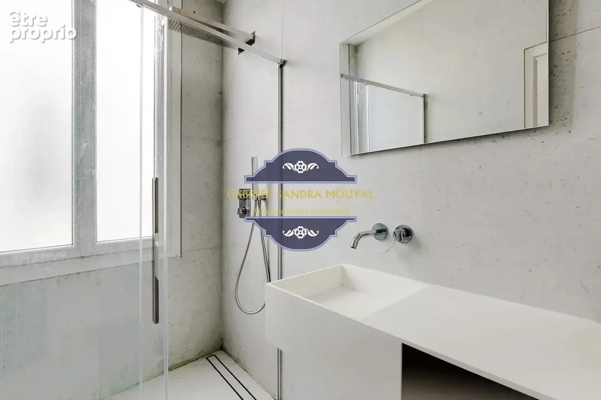 Paris IXème. Blanche.  Appartement- 2 chambres 71m²- 890 000 euros - photo 7