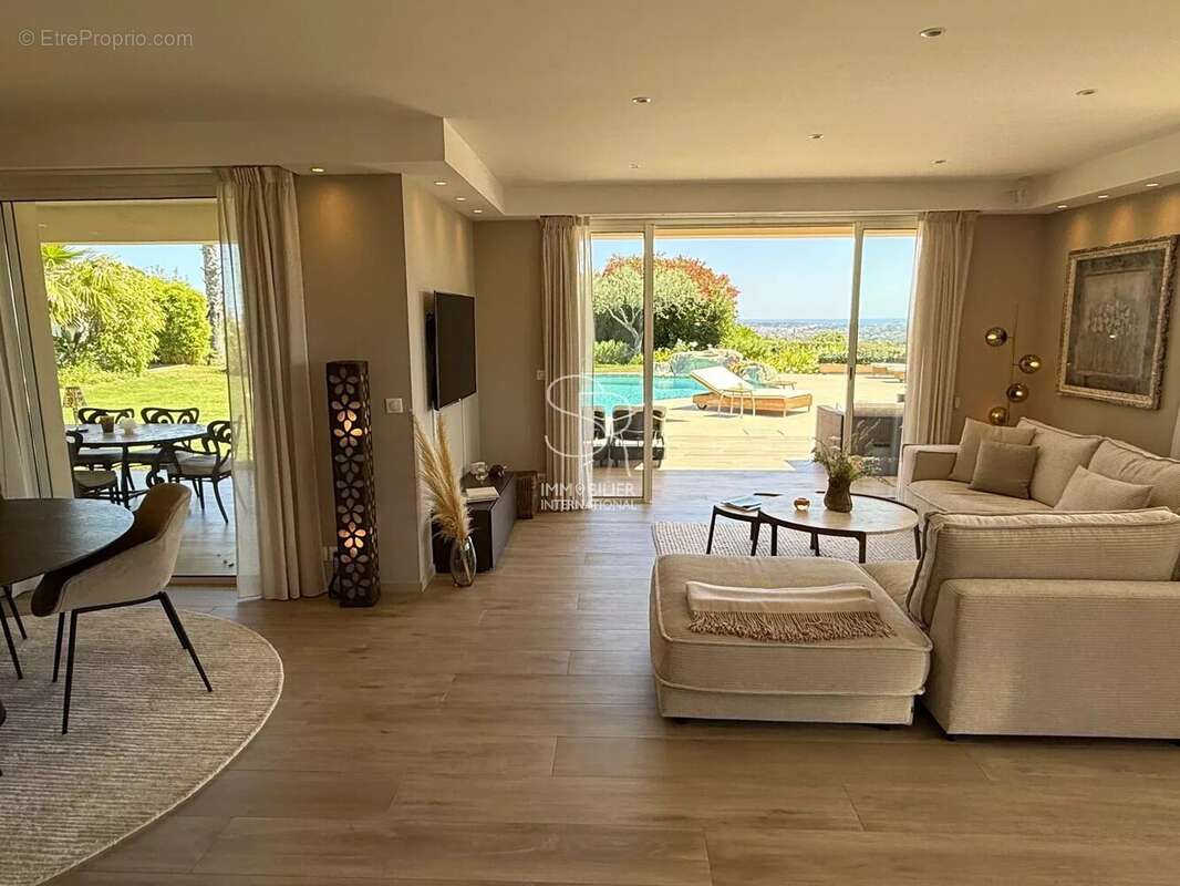 Maison à VILLENEUVE-LOUBET