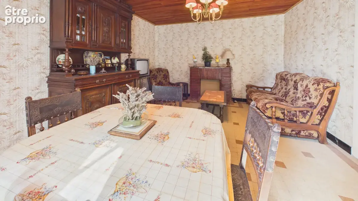 Maison de village en pierre à rénover avec cour intérieure, four à pain et dépendance - photo 7