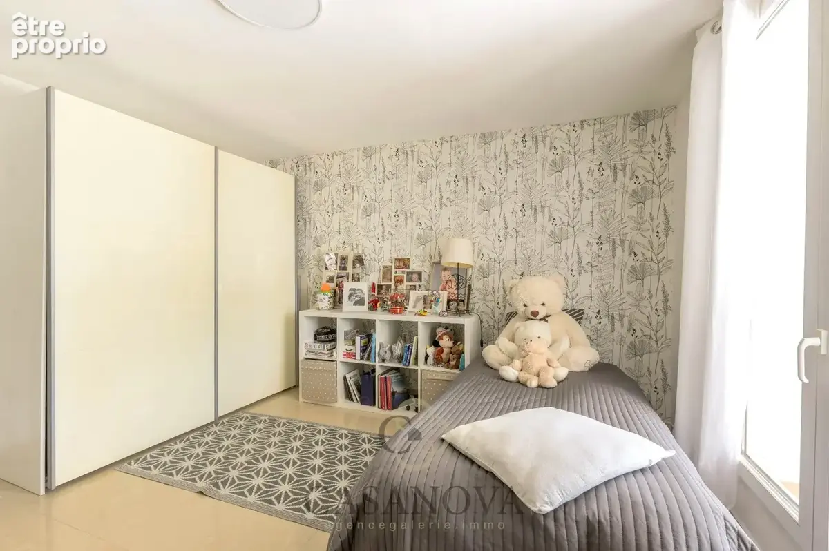 Montpellier Est. Superbe villa de 280m² avec piscine, garage et dépendances. - photo 11