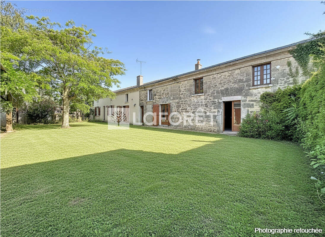 Maison Doue En Anjou 7 pièce(s) 215 m2 - photo 16