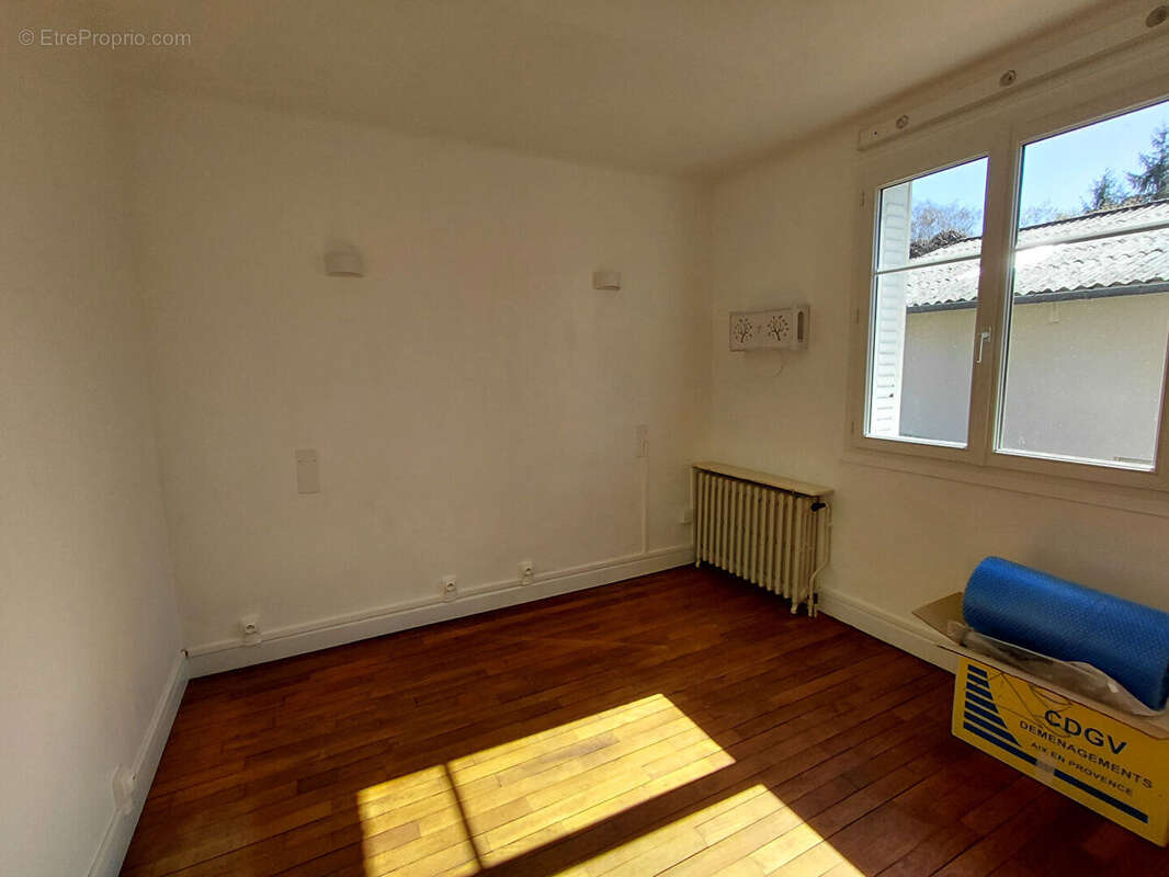Maison Le Rouget Pers 8 pièce(s) 170 m2 - photo 6