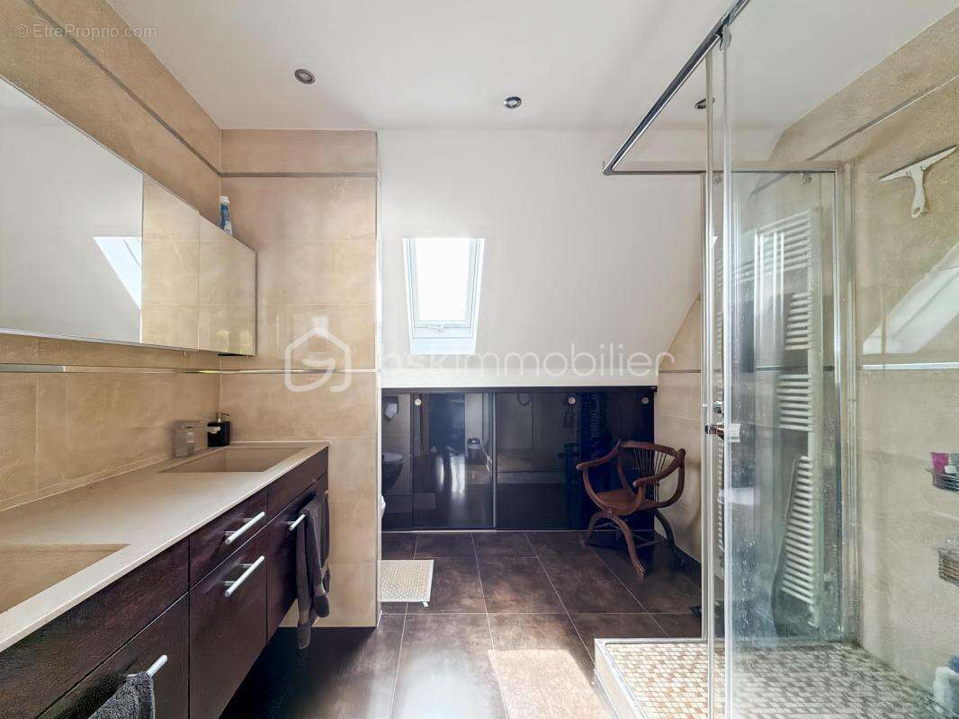 Découvrez cette rare maison avec piscine dans un cadre exceptionnel ! - photo 8