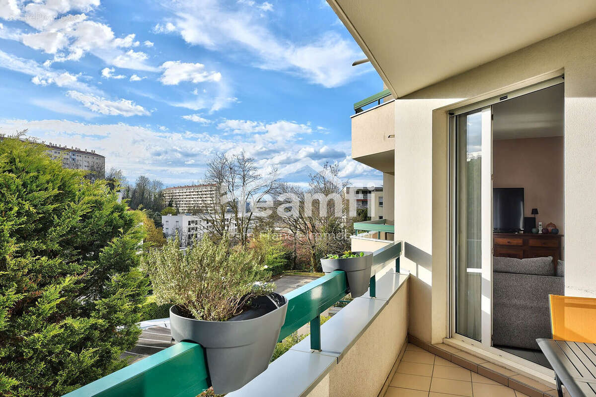 Appartement à LYON-9E