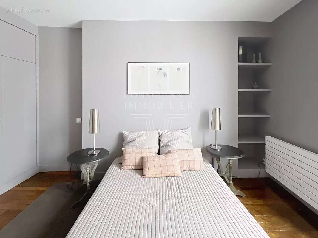 Appartement à NEUILLY-SUR-SEINE