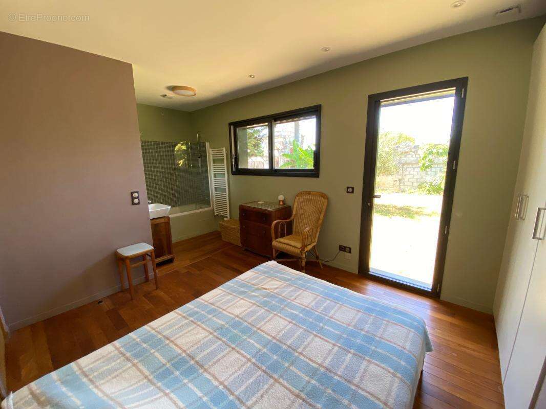 Villa COUP DE COEUR de 2015 de 130 m² avec Piscine couloir de 13x3 sur 2281 m² de Terrain divisible - photo 32
