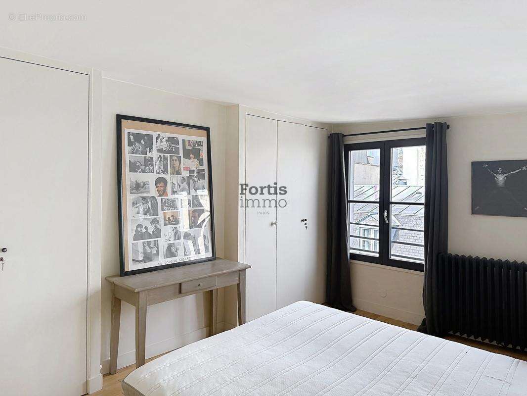 Appartement à PARIS-2E