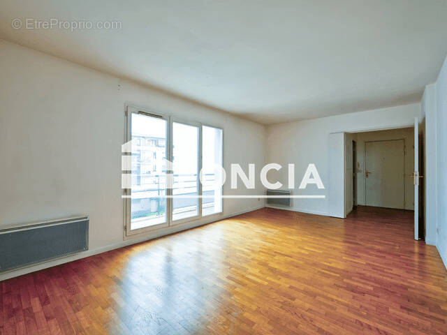 Appartement à SAINT-CYR-L'ECOLE