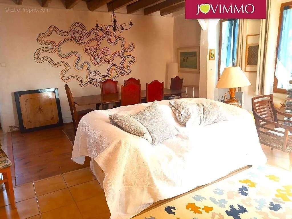 Maison à BUXIERES-SOUS-MONTAIGUT