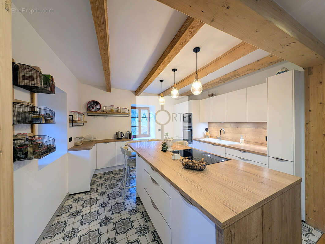 Maison à BONNEVILLE