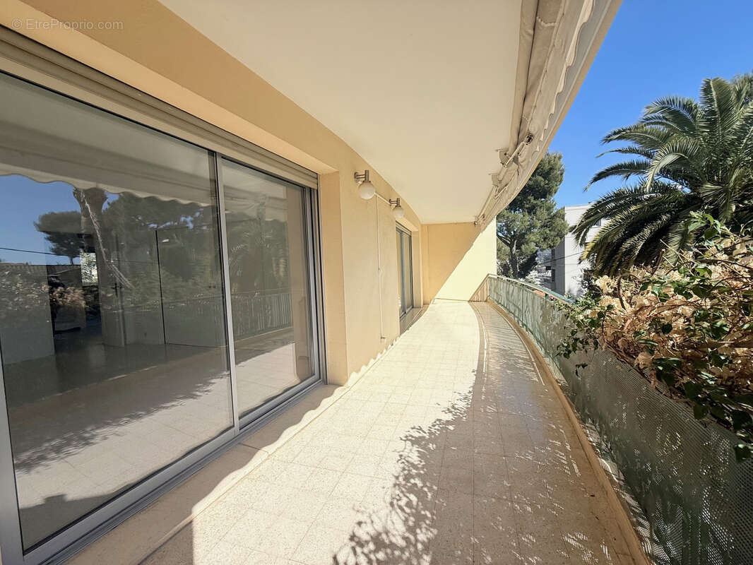 Appartement à LE CANNET