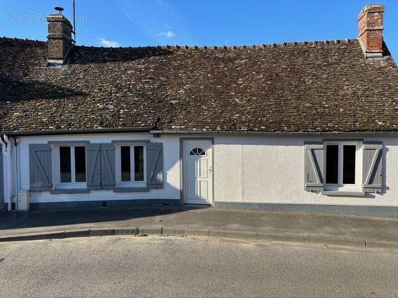 Maison à DAMVILLE