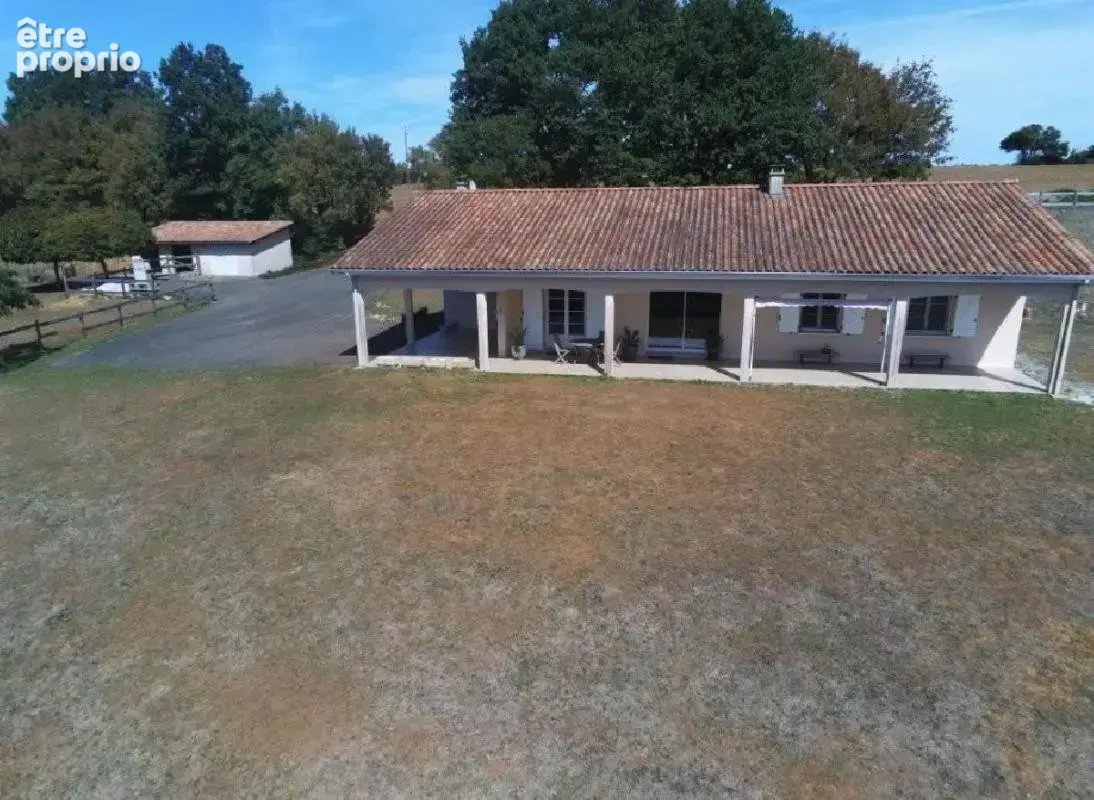 Maison 5 pièces 142 m² à vendre à Nanteuil-En-Vallee (16700) - photo 2