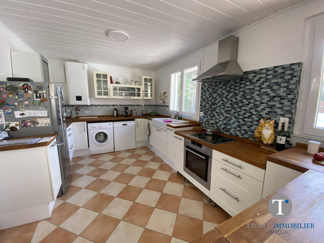 cuisine - Maison à VENDAYS-MONTALIVET