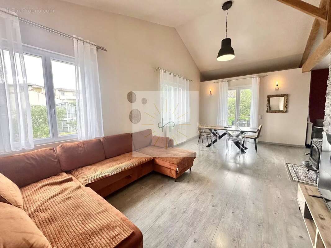 Maison à MONTELIMAR