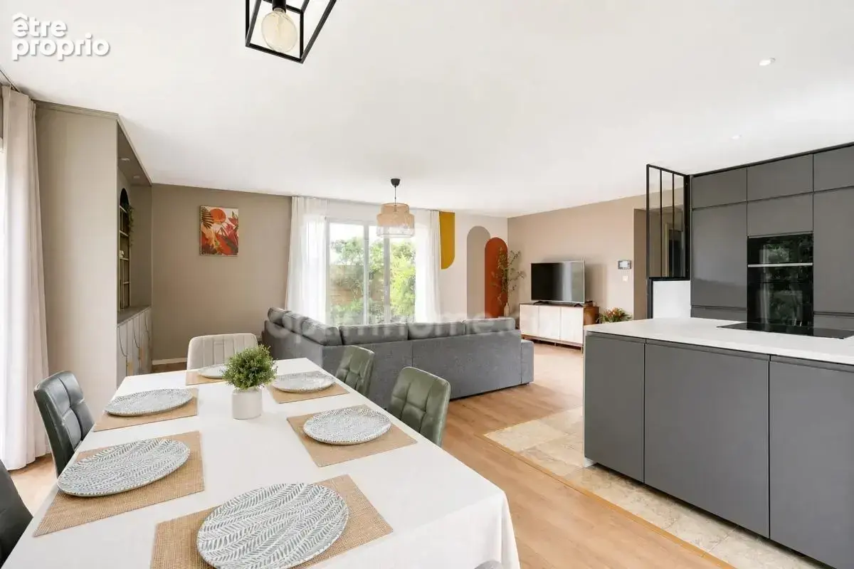 Maison à vendre à Pierre-Bénite (69600) – 136 m², 6 pièces, 4 chambres, piscine et jacuzzi - photo 5