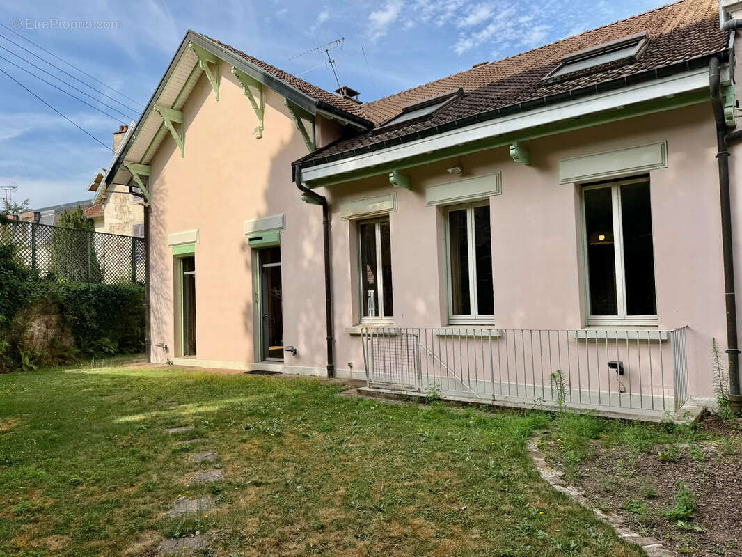 Vente jolie villa sur terrain de 602 m2 avec petite dépendance LUXEUIL LES BAINS - photo 3