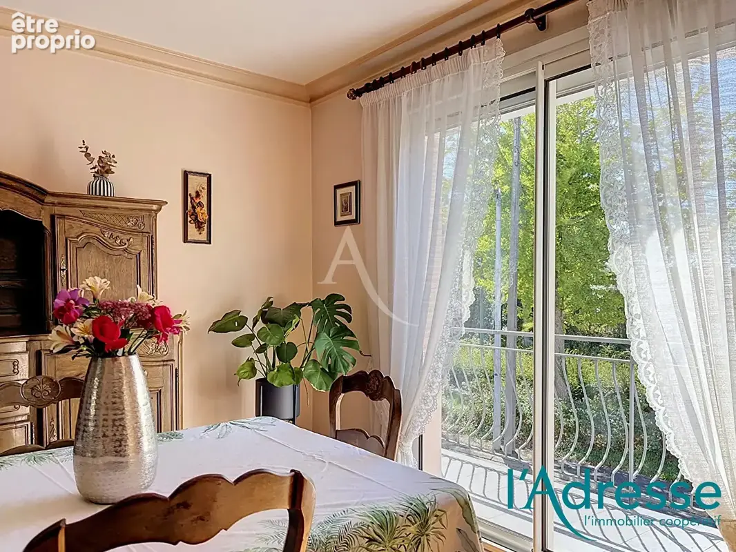 LAVAL - Quartier des Blardières- Maison 3 chambres avec terrain clos - photo 5