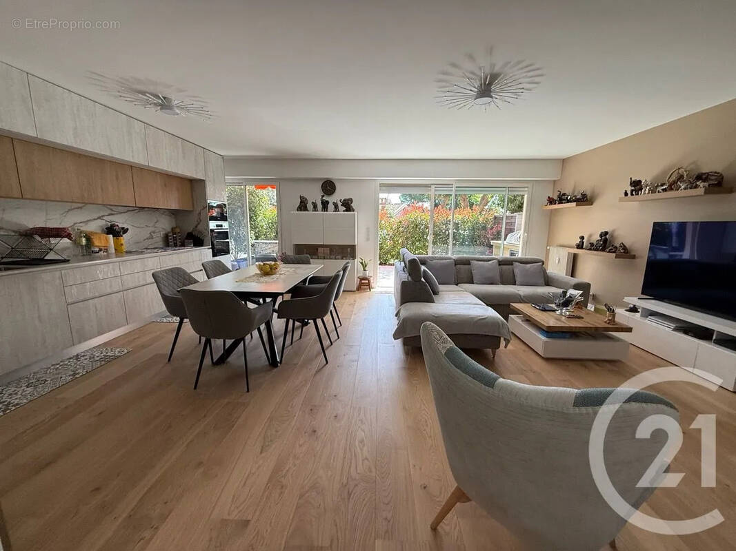 Appartement à ROQUEBRUNE-CAP-MARTIN