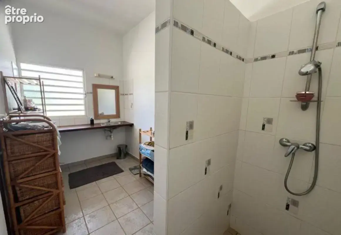 Villa T5 avec piscine, dépendance et bureau   Rémire-Montjol - photo 8