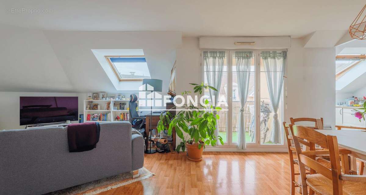 Appartement à EMERAINVILLE