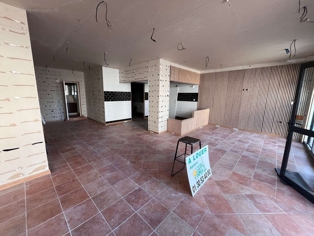 Commerce à MONTESSON