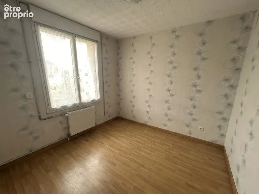 Plain pied individuel situé proche des accès autoroutier, développant 95m2 environ !! - photo 9