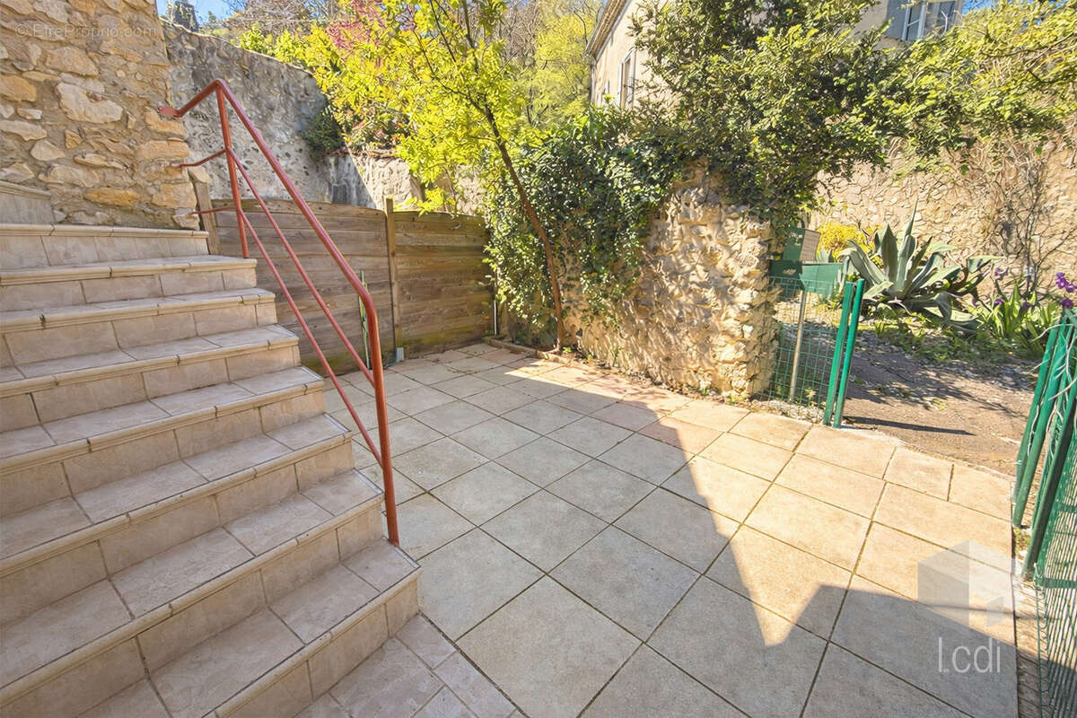 ROCHEMAURE, maison de village de 130 m2 - photo 11