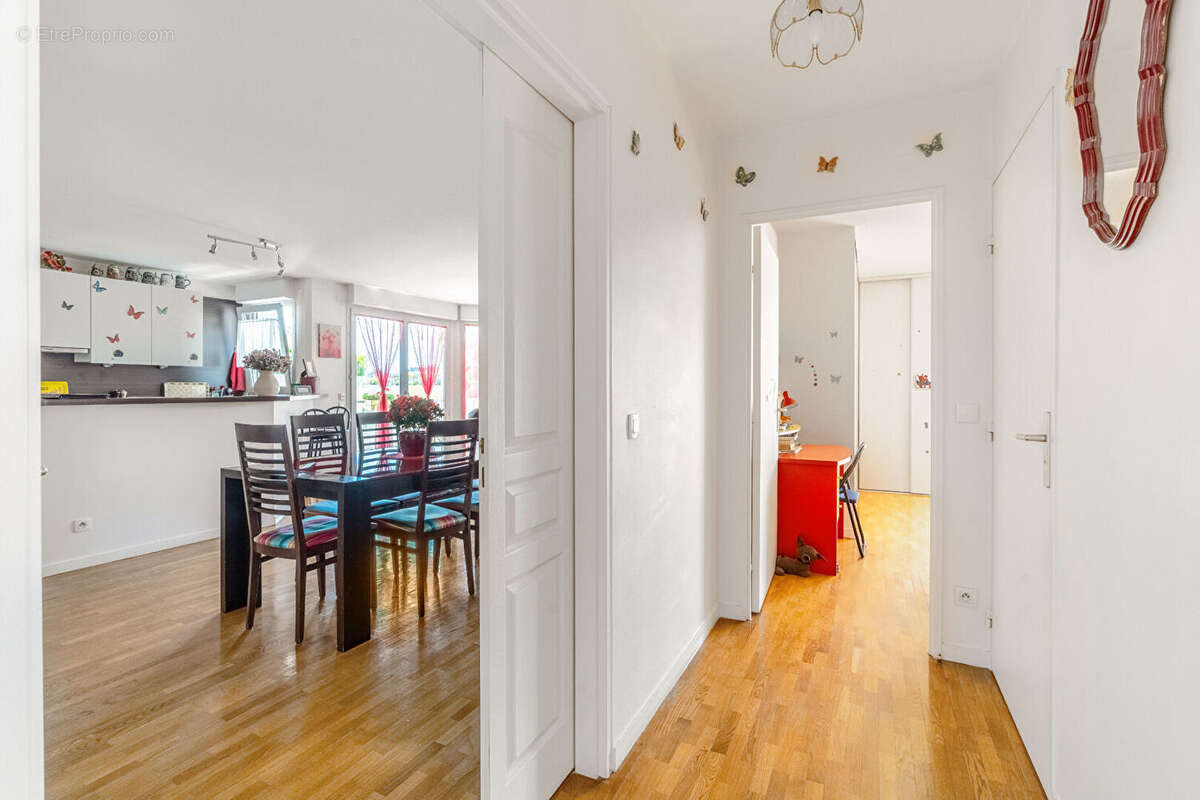 Appartement à PARIS-17E