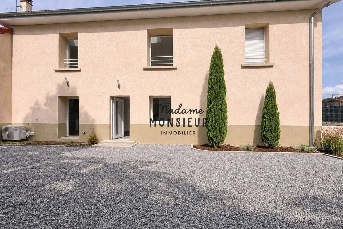 Maison à FRONTONAS