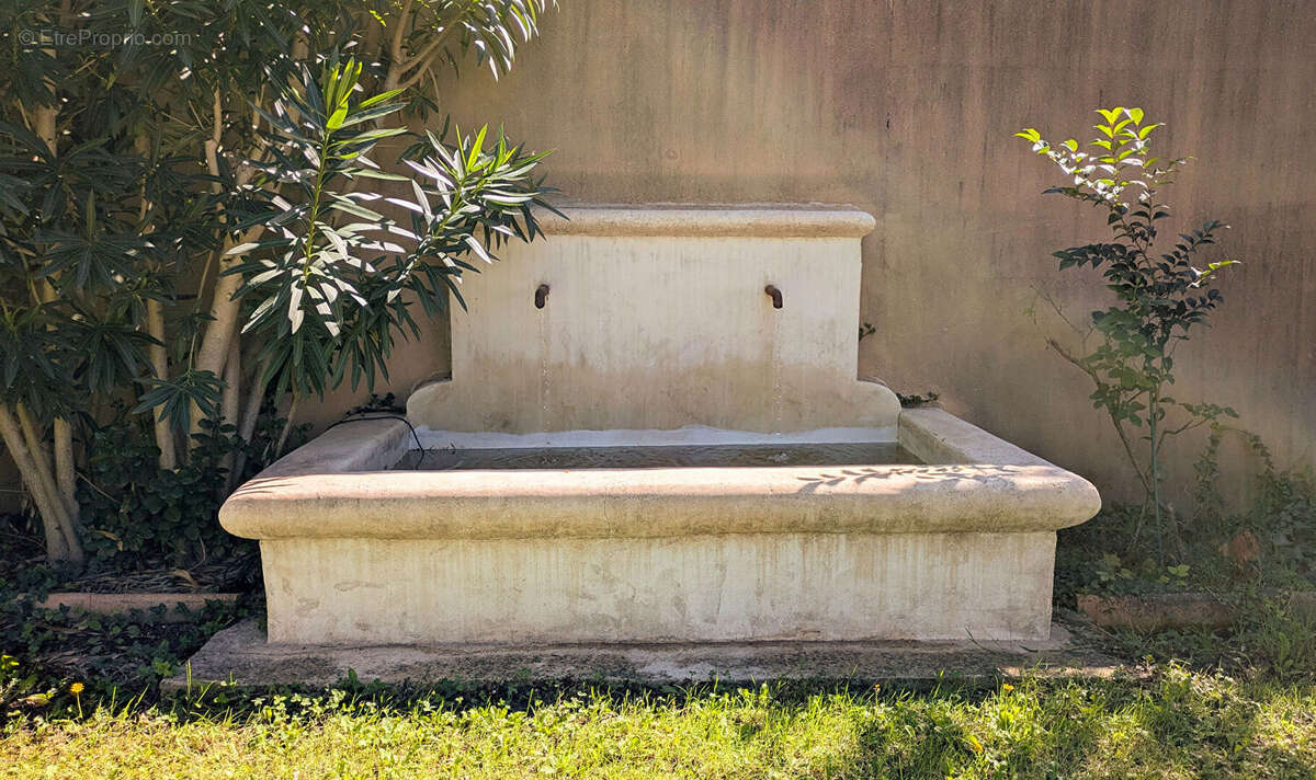 Maison à L'ISLE-SUR-LA-SORGUE